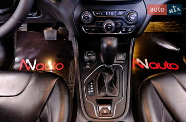 Позашляховик / Кросовер Jeep Cherokee 2020 в  фото 17 Позашляховик / Кросовер Jeep Cherokee 2020 в