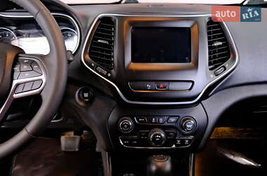 Позашляховик / Кросовер Jeep Cherokee 2020 в  фото 18 Позашляховик / Кросовер Jeep Cherokee 2020 в