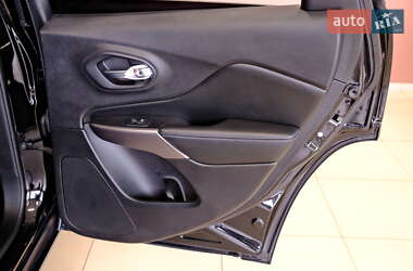 Позашляховик / Кросовер Jeep Cherokee 2020 в  фото 35 Позашляховик / Кросовер Jeep Cherokee 2020 в