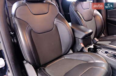 Позашляховик / Кросовер Jeep Cherokee 2020 в  фото 42 Позашляховик / Кросовер Jeep Cherokee 2020 в