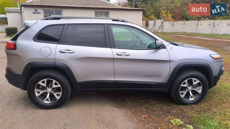 Внедорожник / Кроссовер Jeep Cherokee 2017 в Смеле фото 8 Внедорожник / Кроссовер Jeep Cherokee 2017 в Смеле