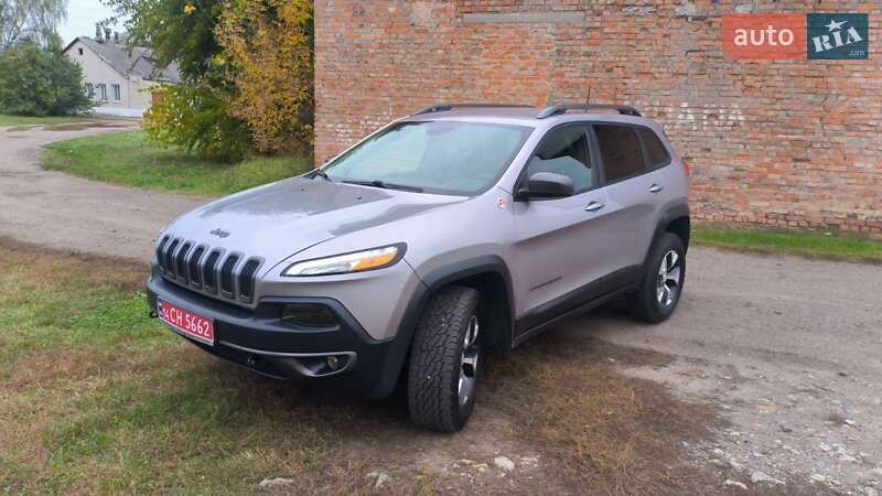Внедорожник / Кроссовер Jeep Cherokee 2017 в Смеле фото 3 Внедорожник / Кроссовер Jeep Cherokee 2017 в Смеле