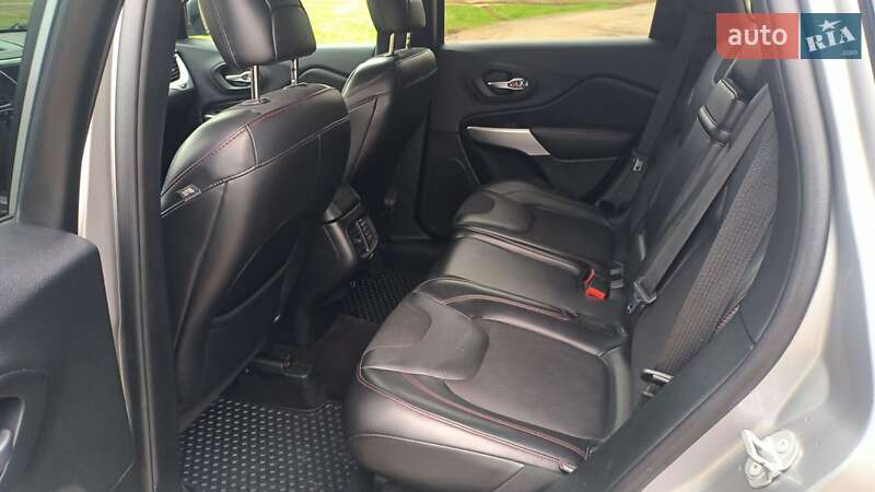 Внедорожник / Кроссовер Jeep Cherokee 2017 в Смеле фото 13 Внедорожник / Кроссовер Jeep Cherokee 2017 в Смеле