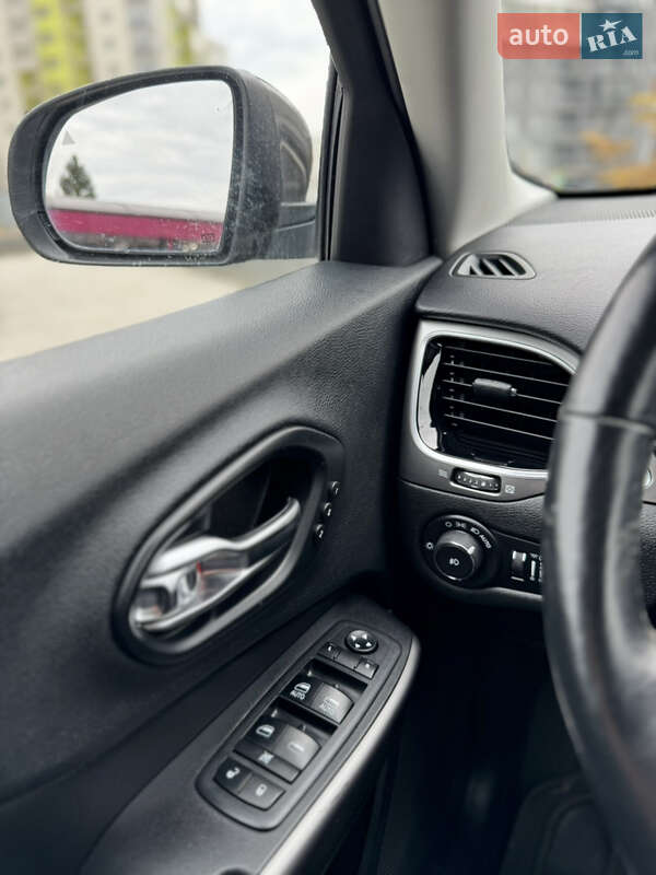 Позашляховик / Кросовер Jeep Cherokee 2019 в Львові фото 40 Позашляховик / Кросовер Jeep Cherokee 2019 в Львові