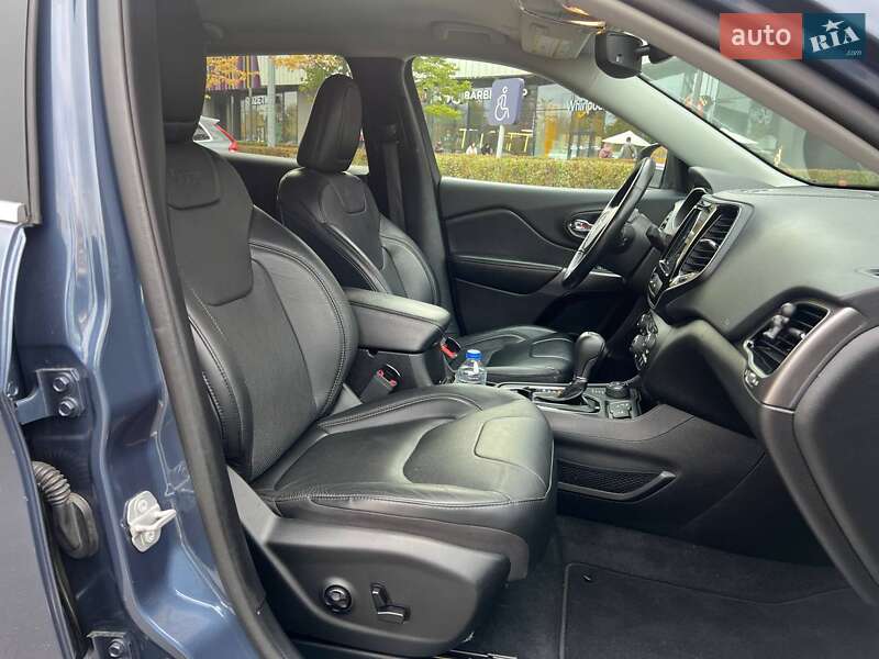 Внедорожник / Кроссовер Jeep Cherokee 2020 в Киеве