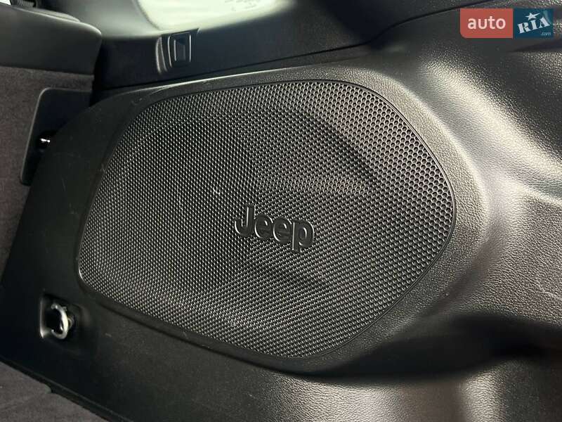 Внедорожник / Кроссовер Jeep Cherokee 2020 в Киеве