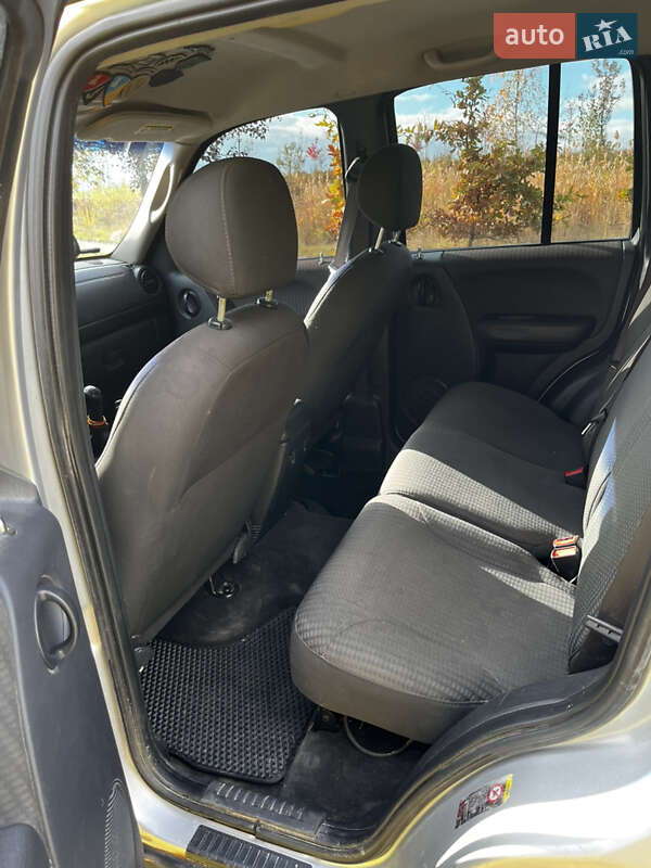 Внедорожник / Кроссовер Jeep Cherokee 2002 в Коломые фото 12 Внедорожник / Кроссовер Jeep Cherokee 2002 в Коломые