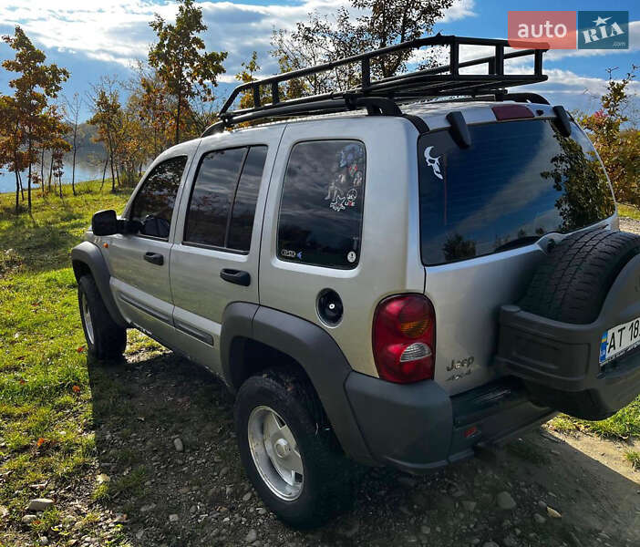 Внедорожник / Кроссовер Jeep Cherokee 2002 в Коломые фото 13 Внедорожник / Кроссовер Jeep Cherokee 2002 в Коломые