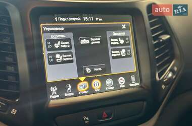 Внедорожник / Кроссовер Jeep Cherokee 2016 в 