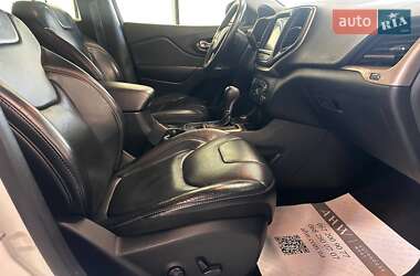 Внедорожник / Кроссовер Jeep Cherokee 2016 в 