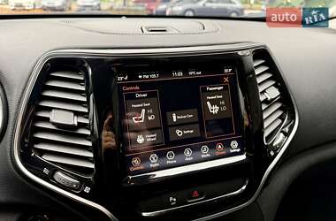 Внедорожник / Кроссовер Jeep Cherokee 2018 в 