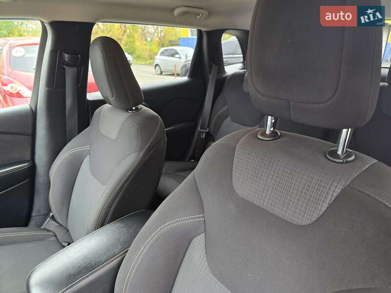 Внедорожник / Кроссовер Jeep Cherokee 2016 в Чернигове