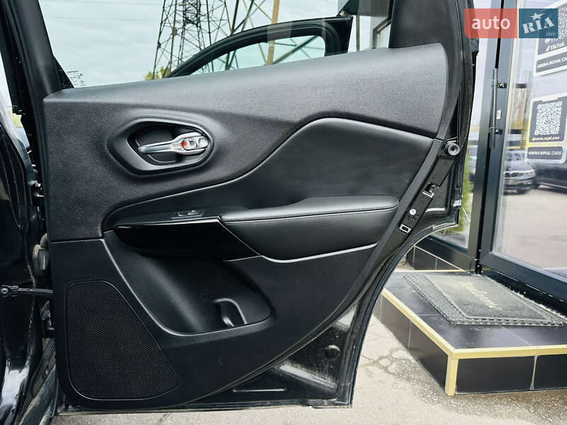 Позашляховик / Кросовер Jeep Cherokee 2020 в Харкові фото 23 Позашляховик / Кросовер Jeep Cherokee 2020 в Харкові