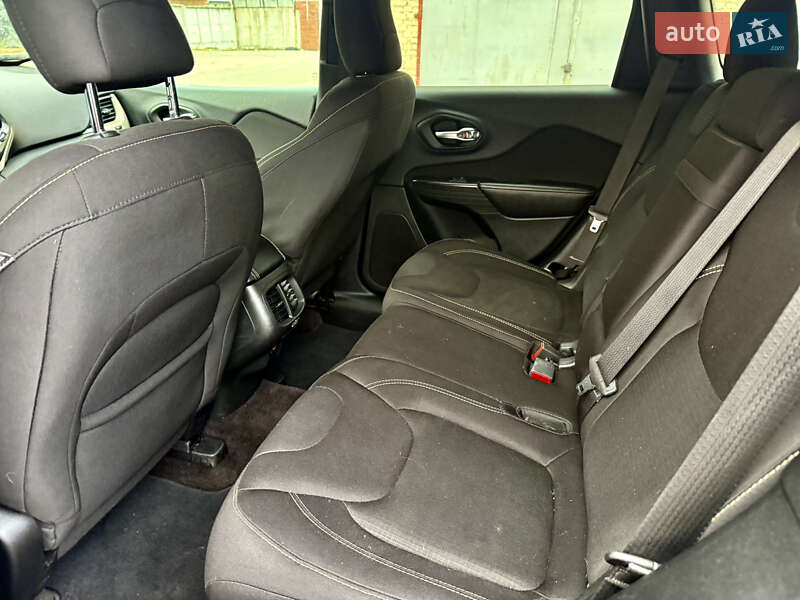 Внедорожник / Кроссовер Jeep Cherokee 2016 в Ровно фото 15 Внедорожник / Кроссовер Jeep Cherokee 2016 в Ровно
