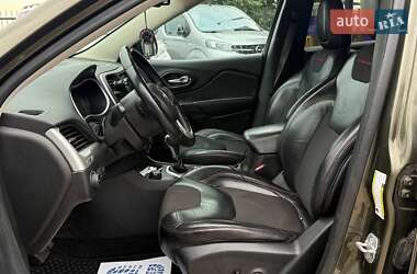 Внедорожник / Кроссовер Jeep Cherokee 2014 в 