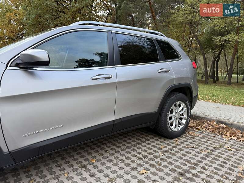 Внедорожник / Кроссовер Jeep Cherokee 2018 в Киеве