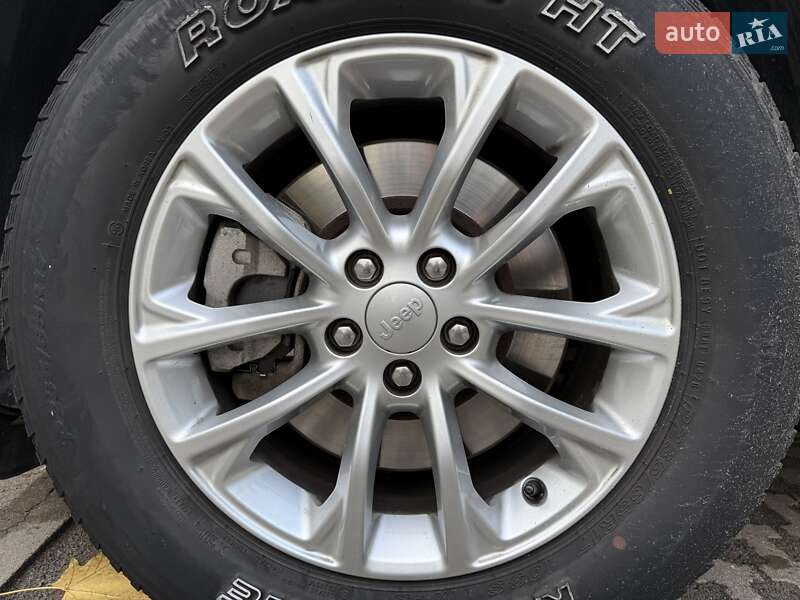Внедорожник / Кроссовер Jeep Cherokee 2018 в Киеве