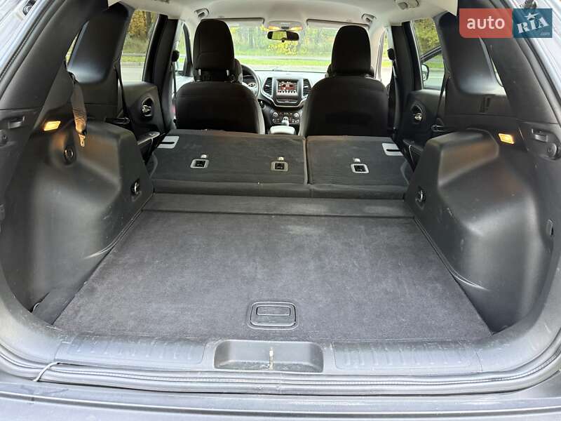 Внедорожник / Кроссовер Jeep Cherokee 2018 в Киеве