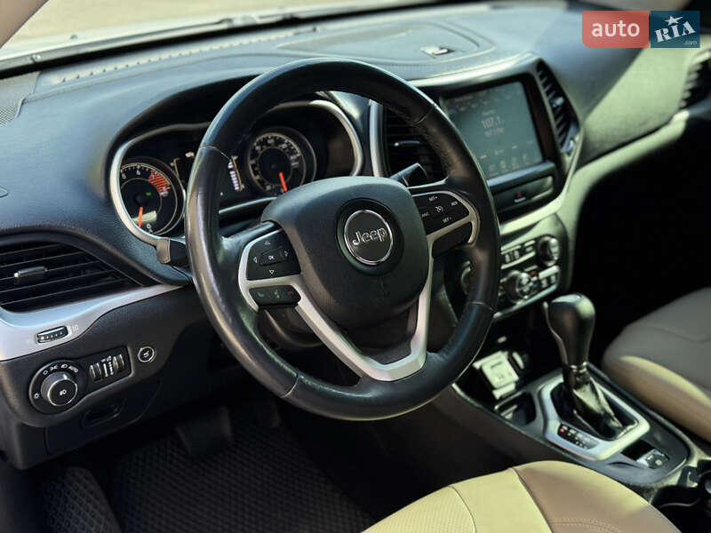 Позашляховик / Кросовер Jeep Cherokee 2015 в Миколаєві