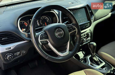 Позашляховик / Кросовер Jeep Cherokee 2015 в 