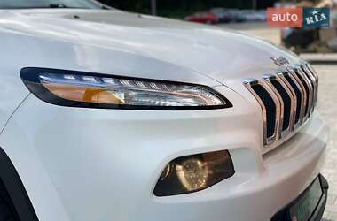 Внедорожник / Кроссовер Jeep Cherokee 2016 в 