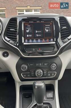 Внедорожник / Кроссовер Jeep Cherokee 2019 в 