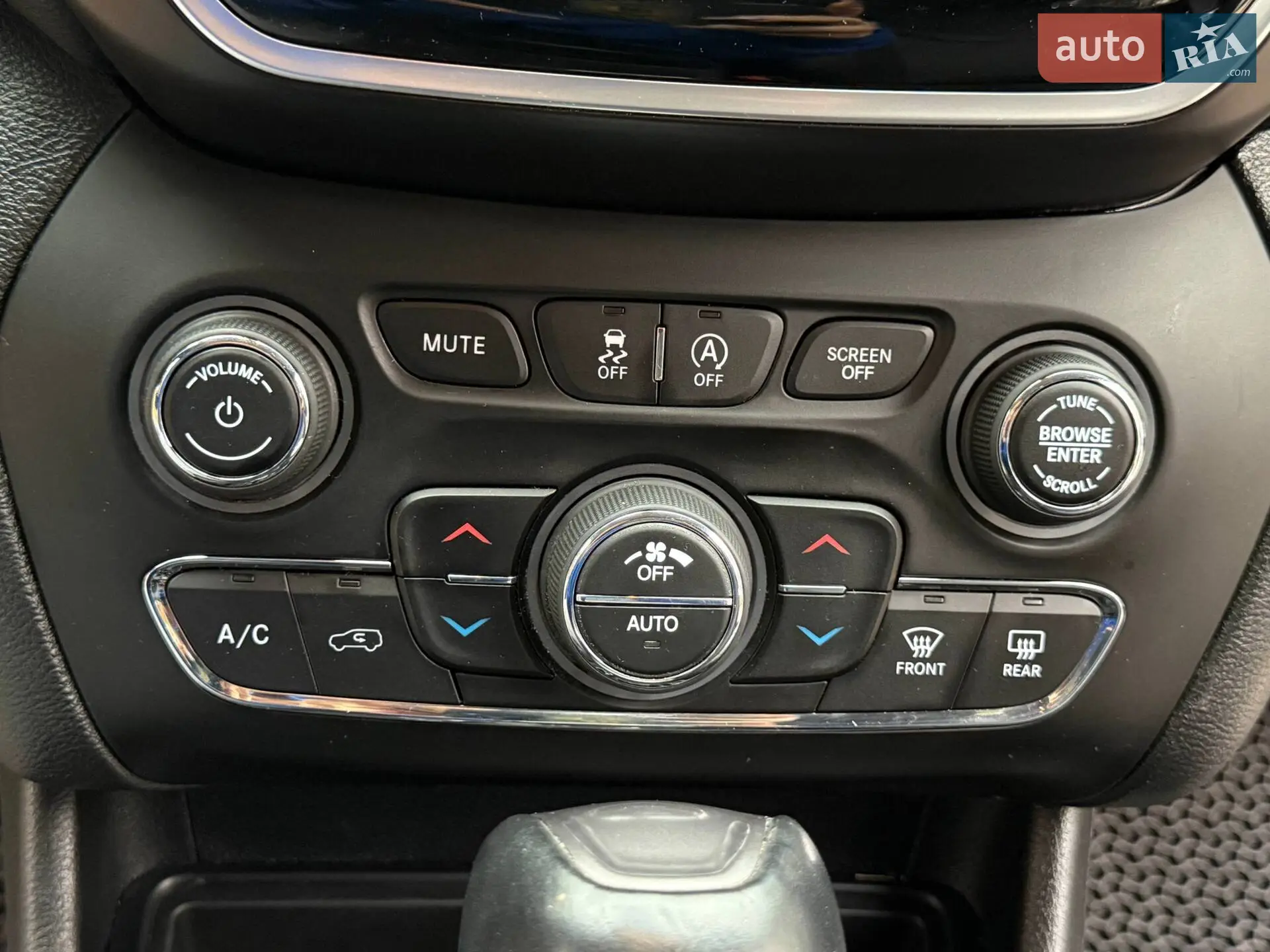 2019 Jeep Cherokee - мініатюра 20