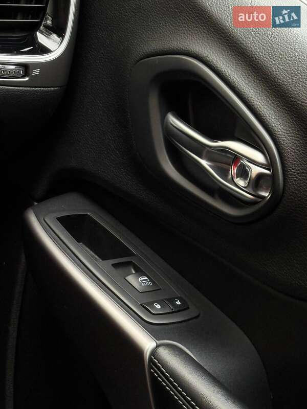 Внедорожник / Кроссовер Jeep Cherokee 2019 в Новомосковске фото 28 Внедорожник / Кроссовер Jeep Cherokee 2019 в Новомосковске