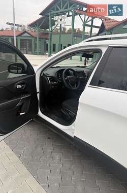 Внедорожник / Кроссовер Jeep Cherokee 2019 в 