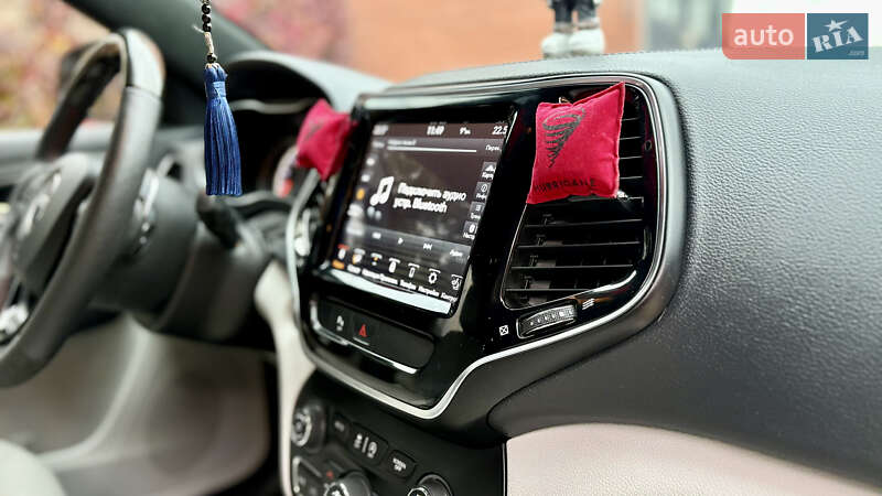 Внедорожник / Кроссовер Jeep Cherokee 2019 в Кривом Роге