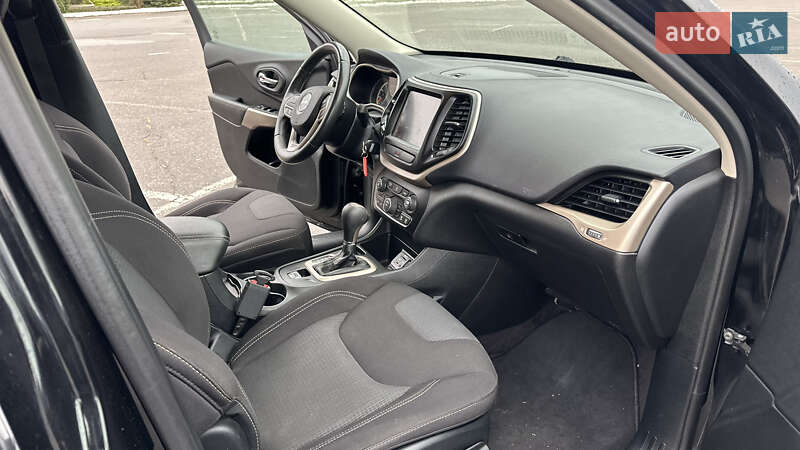 Позашляховик / Кросовер Jeep Cherokee 2017 в Полтаві фото 17 Позашляховик / Кросовер Jeep Cherokee 2017 в Полтаві