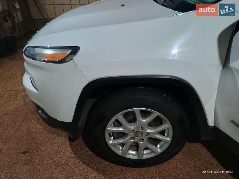 Внедорожник / Кроссовер Jeep Cherokee 2014 в Харькове