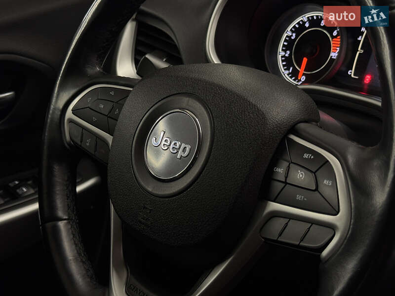 Позашляховик / Кросовер Jeep Cherokee 2017 в Миколаєві фото 28 Позашляховик / Кросовер Jeep Cherokee 2017 в Миколаєві