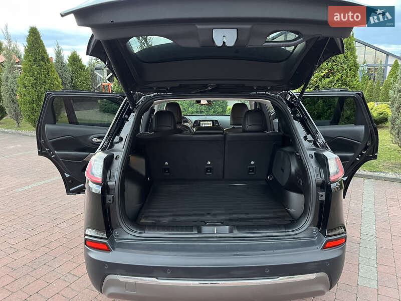 Внедорожник / Кроссовер Jeep Cherokee 2019 в Львове