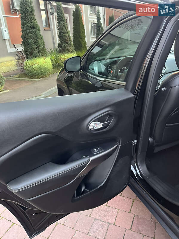 Внедорожник / Кроссовер Jeep Cherokee 2019 в Львове