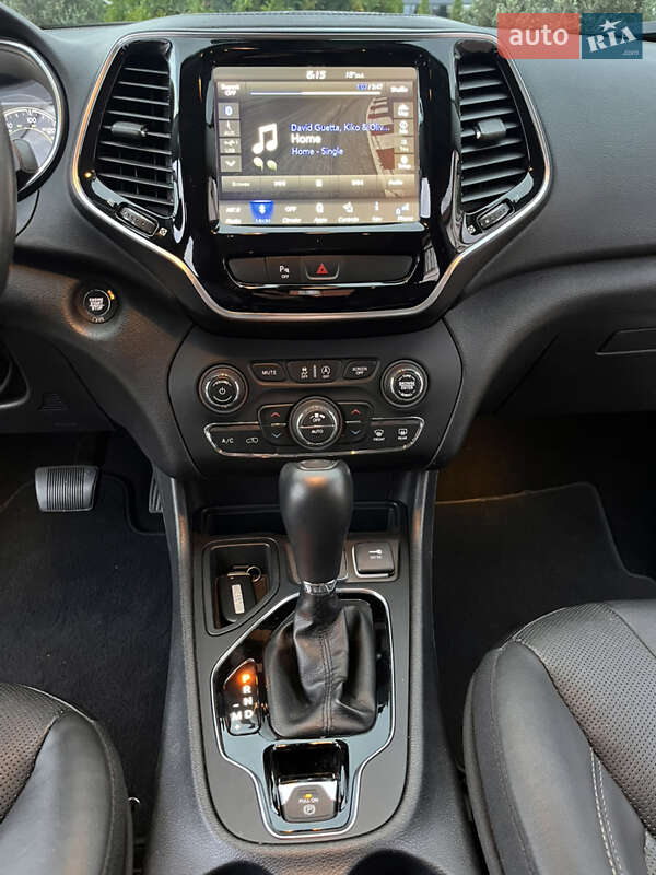 Внедорожник / Кроссовер Jeep Cherokee 2019 в Львове