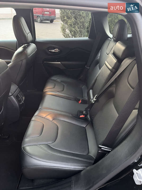 Внедорожник / Кроссовер Jeep Cherokee 2019 в Львове