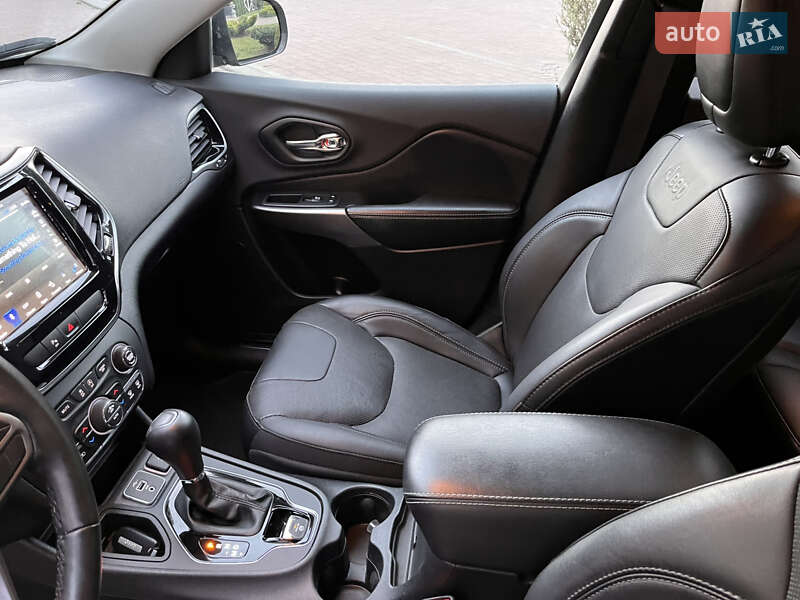 Внедорожник / Кроссовер Jeep Cherokee 2019 в Львове