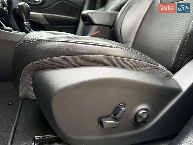 Внедорожник / Кроссовер Jeep Cherokee 2020 в Лубнах фото 44 Внедорожник / Кроссовер Jeep Cherokee 2020 в Лубнах