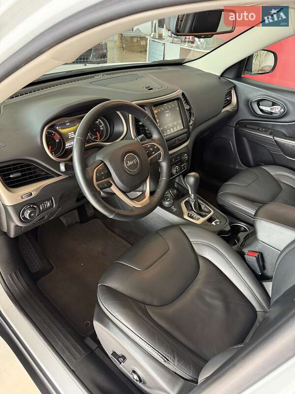 Внедорожник / Кроссовер Jeep Cherokee 2015 в Черновцах фото 30 Внедорожник / Кроссовер Jeep Cherokee 2015 в Черновцах