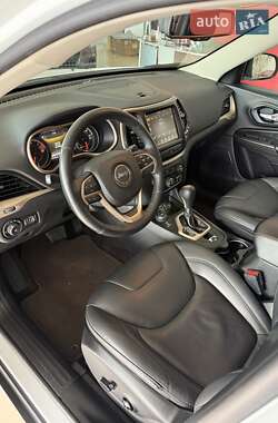 Позашляховик / Кросовер Jeep Cherokee 2015 в  фото 30 Позашляховик / Кросовер Jeep Cherokee 2015 в