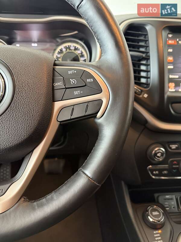 Внедорожник / Кроссовер Jeep Cherokee 2015 в Черновцах фото 39 Внедорожник / Кроссовер Jeep Cherokee 2015 в Черновцах