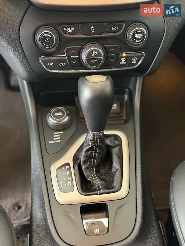 Внедорожник / Кроссовер Jeep Cherokee 2015 в Черновцах фото 41 Внедорожник / Кроссовер Jeep Cherokee 2015 в Черновцах