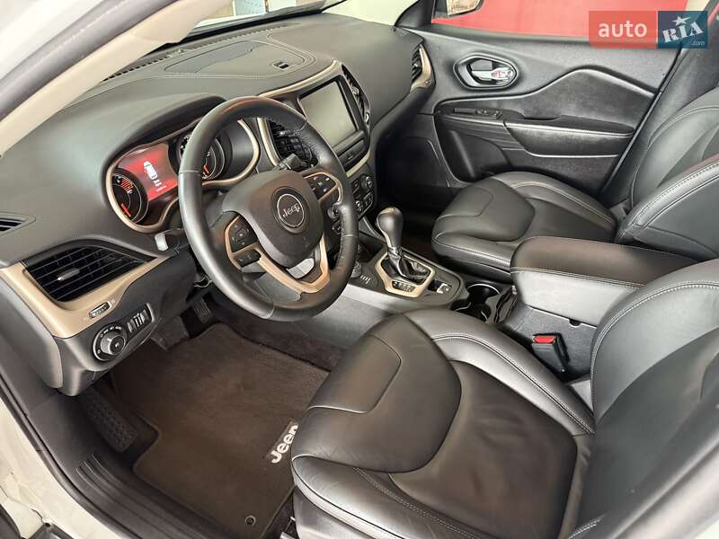 Внедорожник / Кроссовер Jeep Cherokee 2015 в Черновцах фото 32 Внедорожник / Кроссовер Jeep Cherokee 2015 в Черновцах