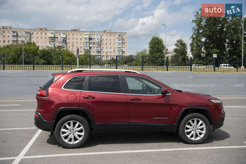 Внедорожник / Кроссовер Jeep Cherokee 2016 в Полтаве