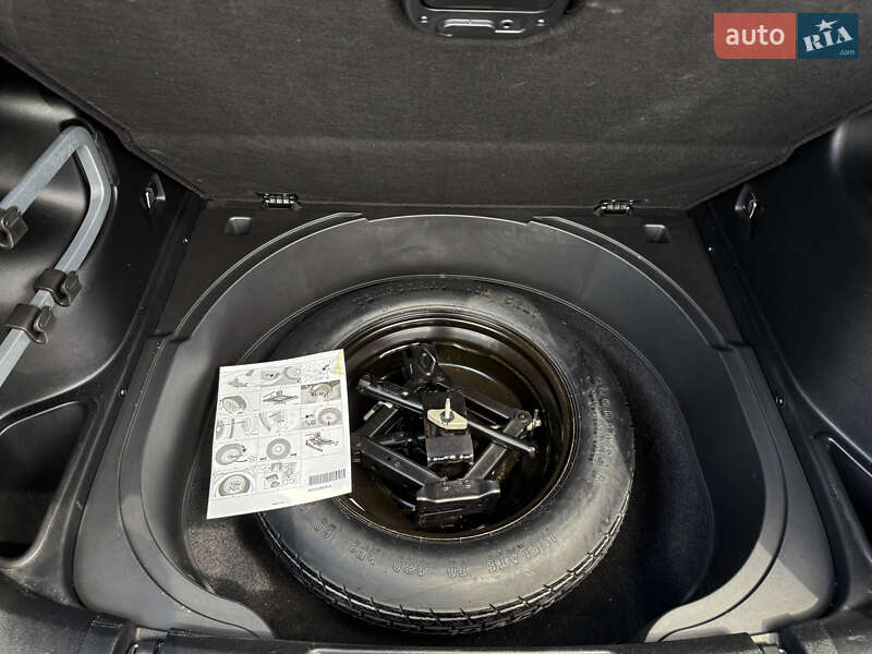 Внедорожник / Кроссовер Jeep Cherokee 2016 в Полтаве