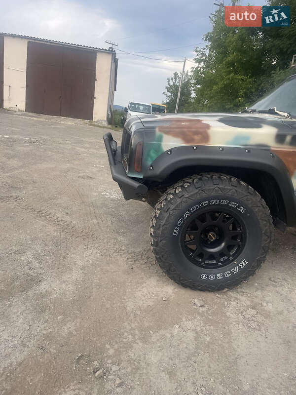 Внедорожник / Кроссовер Jeep Cherokee 1998 в Золочеве