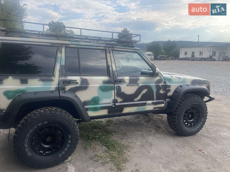 Внедорожник / Кроссовер Jeep Cherokee 1998 в Золочеве