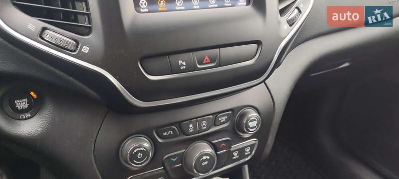 Позашляховик / Кросовер Jeep Cherokee 2019 в Сумах