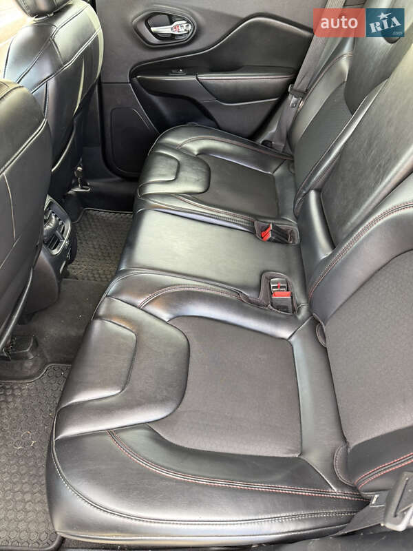 Внедорожник / Кроссовер Jeep Cherokee 2019 в Киеве фото 18 Внедорожник / Кроссовер Jeep Cherokee 2019 в Киеве